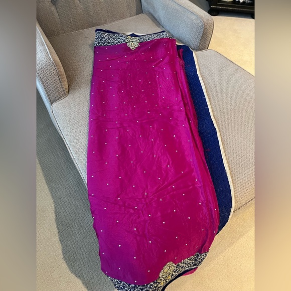 Brand New Gorgeous Pure Crepe Sari with Heavy Embroidery Work - Picture 1 of 7